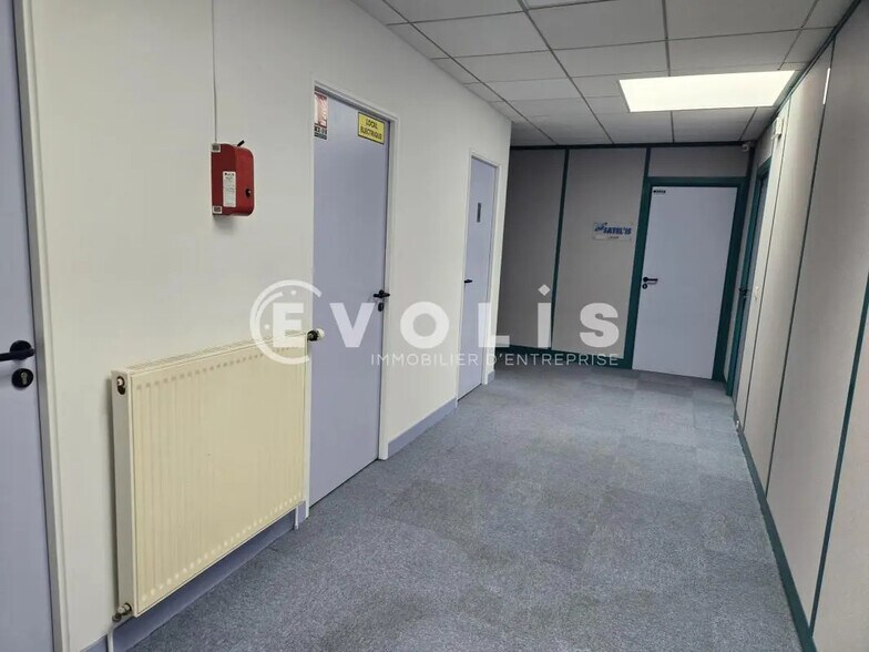 Bureau dans Gometz-Le-Chatel à louer - Photo de l’immeuble – Image 2 sur 6