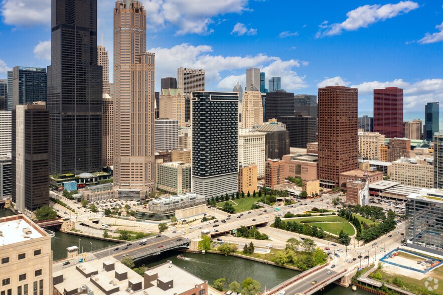 235 W Van Buren St, Chicago, IL à louer - Aérien – Image 2 sur 3