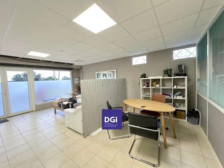 Local d’activités dans Bezouce à louer - Photo intérieure – Image 2 sur 5