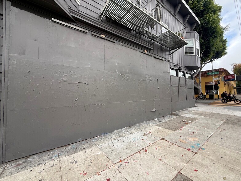 2851 24th St, San Francisco, CA à louer - Photo de l’immeuble – Image 2 sur 4