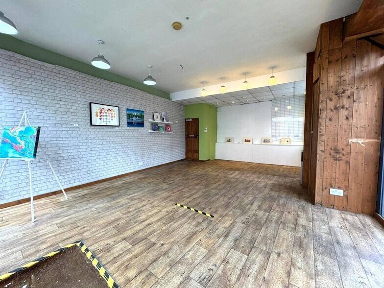 49 High Rd, Londres à vendre - Photo de l’immeuble – Image 2 sur 9