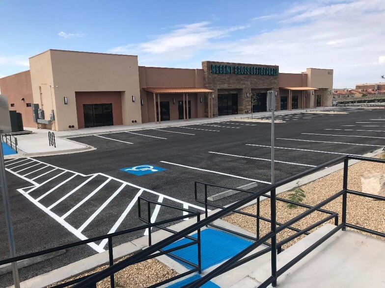 11620 Pellicano Dr, El Paso, TX à louer - Photo de l’immeuble – Image 2 sur 4