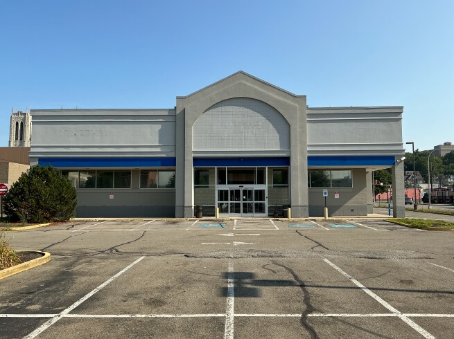 31 N Jefferson St, New Castle, PA à louer - Photo principale – Image 1 sur 1