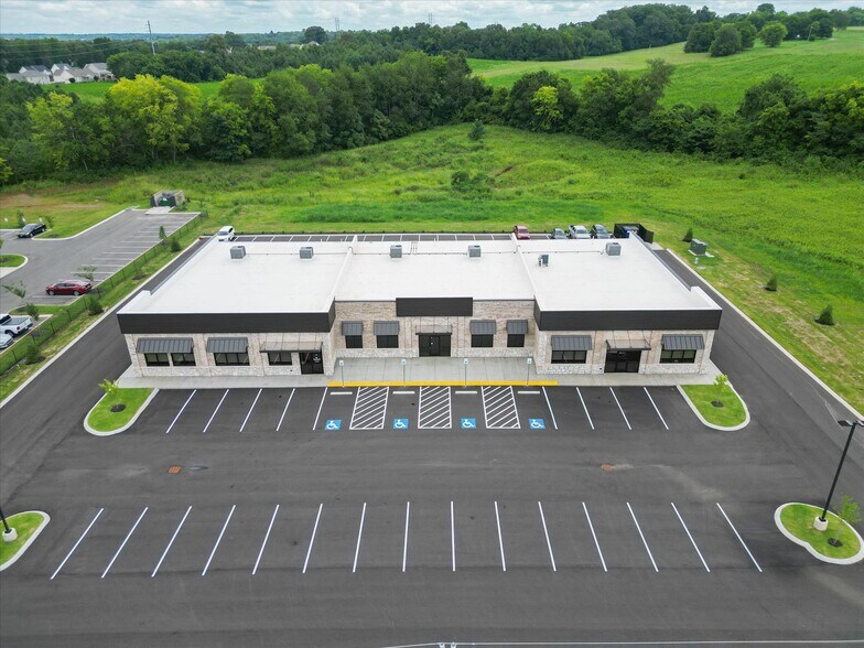 625 Hornbuckle Rd, Clarksville, TN à louer - Photo principale – Image 1 sur 39