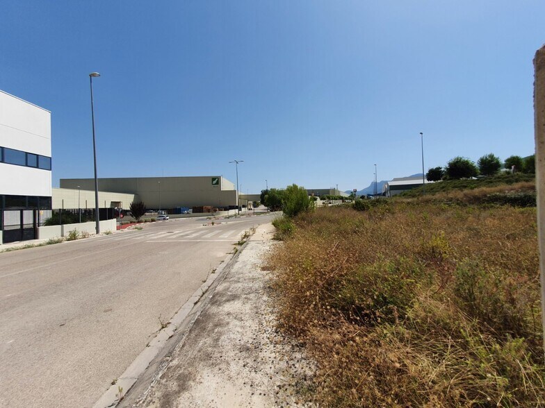 Industriel/Logistique dans Atzeneta d'Albaida, Valencia à vendre - Photo de l’immeuble – Image 2 sur 4