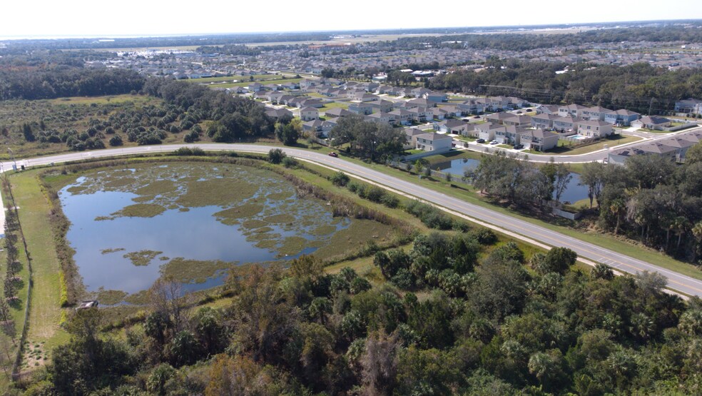3900 Peninsula Pt, Sanford, FL à vendre - Photo de l’immeuble – Image 2 sur 5