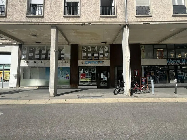 Plus de détails pour Local commercial à vendre