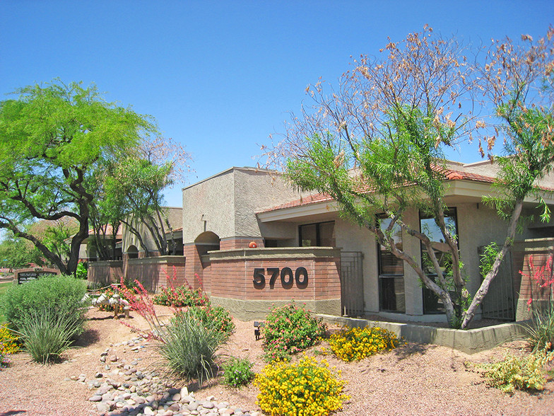 5700 W Olive Ave, Glendale, AZ à louer - Photo de l’immeuble – Image 1 sur 16