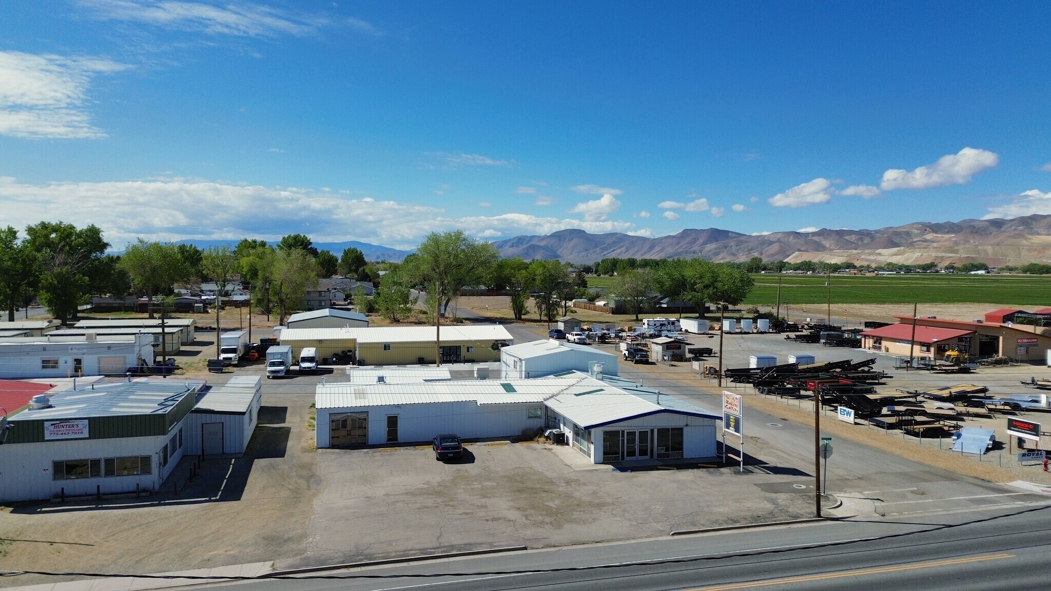 215 W Goldfield Ave, Yerington, NV à vendre Photo principale– Image 1 sur 7
