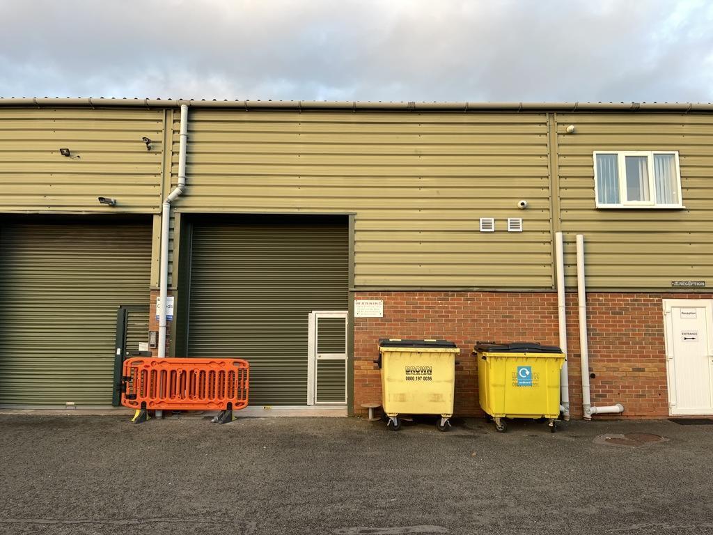 Unit 8B Brownhills Business Park, Canal Lane, Stoke On Trent à louer Photo principale– Image 1 sur 9