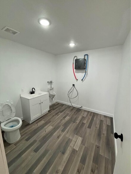 9474 US-175, Kemp, TX à louer - Photo de l’immeuble – Image 3 sur 11