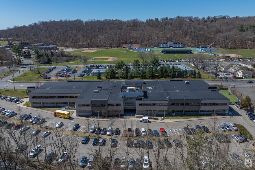 372 Danbury Rd, Wilton, CT à louer - Photo de l’immeuble – Image 2 sur 6