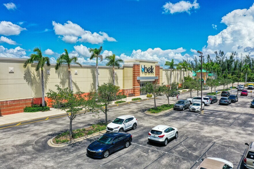 2354 Surfside Blvd, Cape Coral, FL à vendre - Photo de l’immeuble – Image 3 sur 18