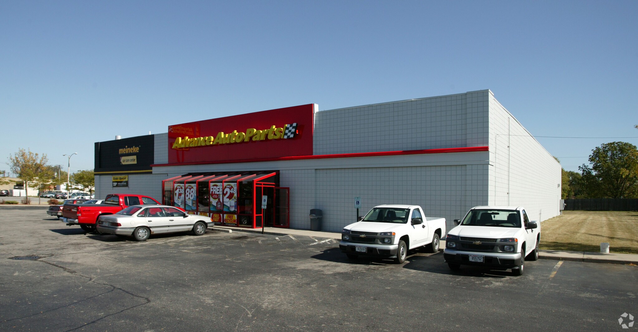 4320 S 27th, Milwaukee, WI à louer Photo de l’immeuble– Image 1 sur 2