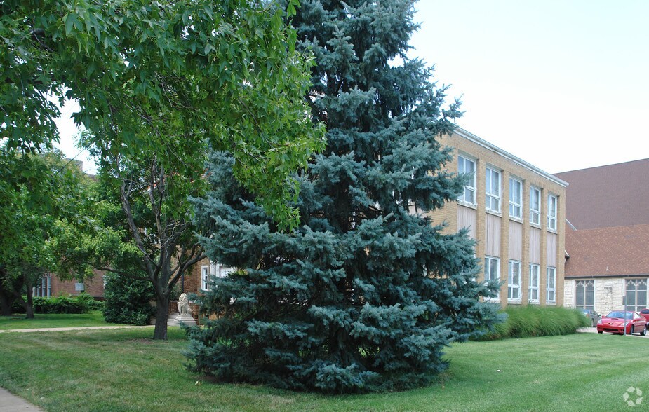 404 SW 9th St, Topeka, KS à vendre - Photo principale – Image 3 sur 4
