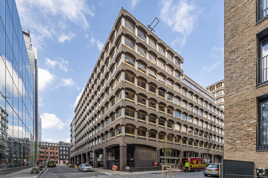 222-236 Grays Inn Rd, Londres à louer - Photo de l’immeuble – Image 3 sur 23