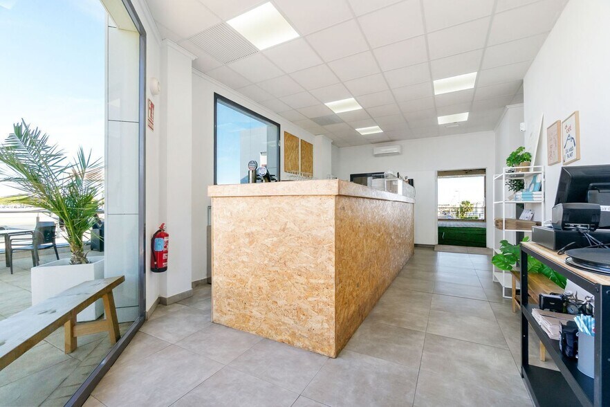 Local commercial dans Orihuela à louer - Photo de l’immeuble – Image 3 sur 40