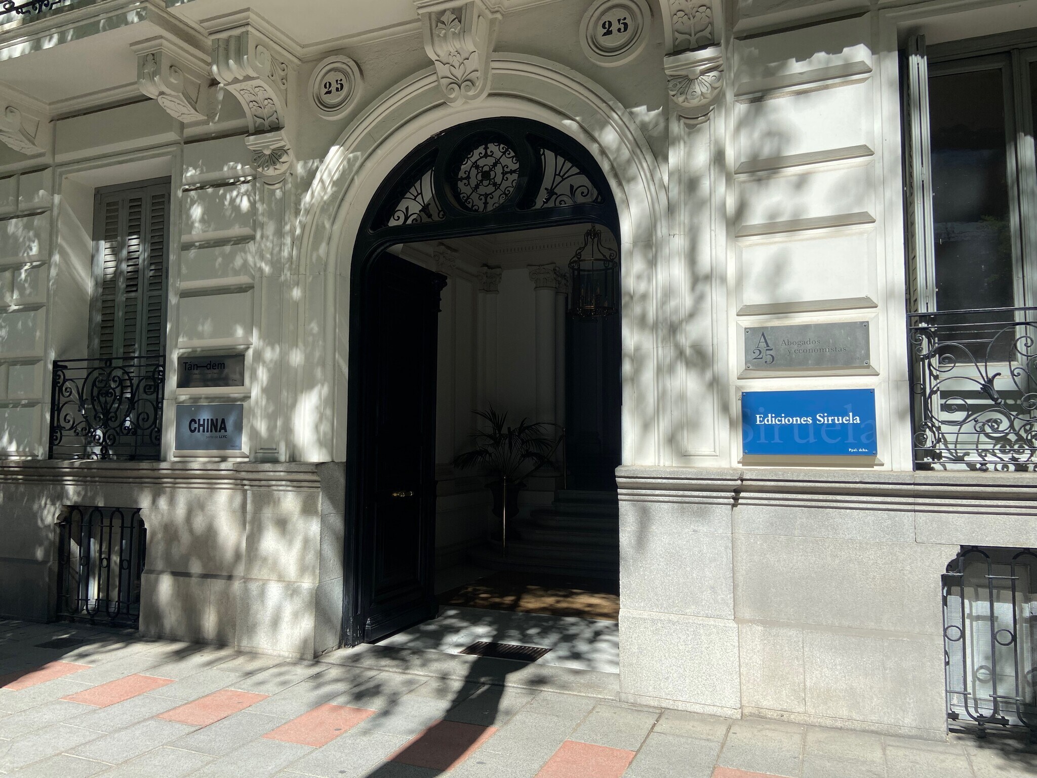 Calle de Almagro, 25, Madrid, Madrid à louer Plan d’étage– Image 1 sur 25