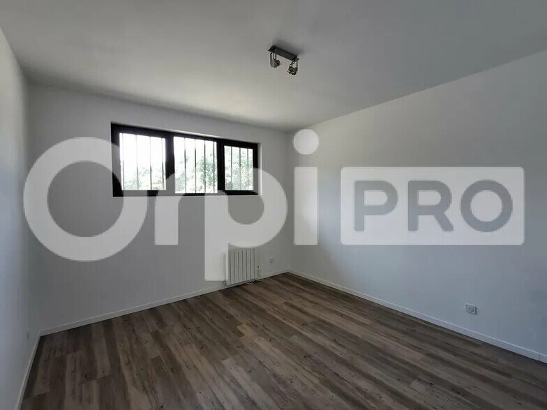 Bureau dans QUIMIAC à louer - Photo intérieure – Image 2 sur 6