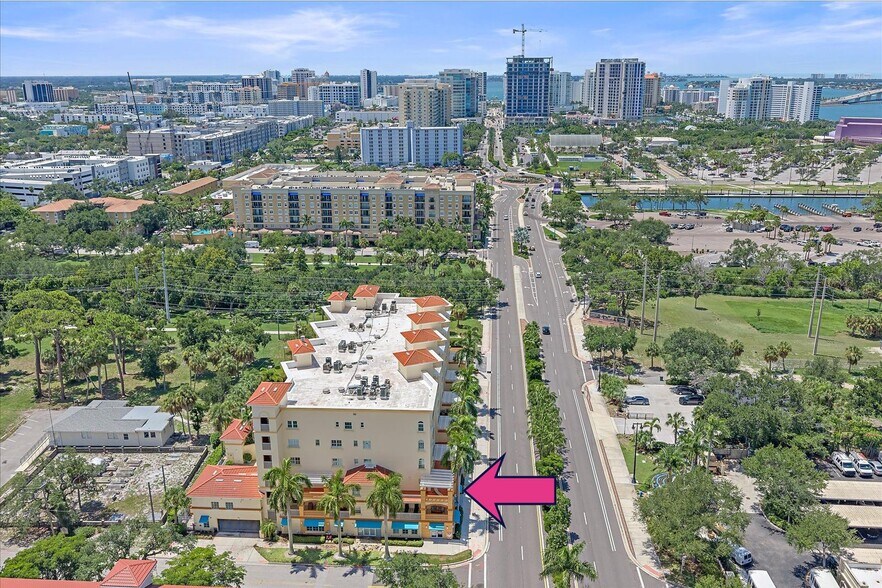 1188 N Tamiami Trl, Sarasota, FL à louer - Photo de l’immeuble – Image 3 sur 9