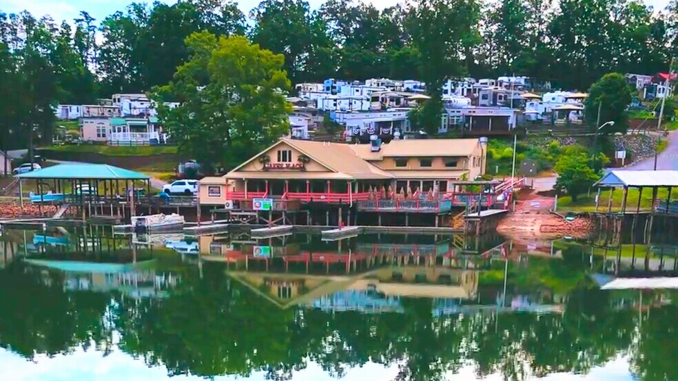 1041 Harbour Inn Ln, Moneta, VA à vendre - Vidéo sur l’annonce professionnelle – Image 2 sur 71