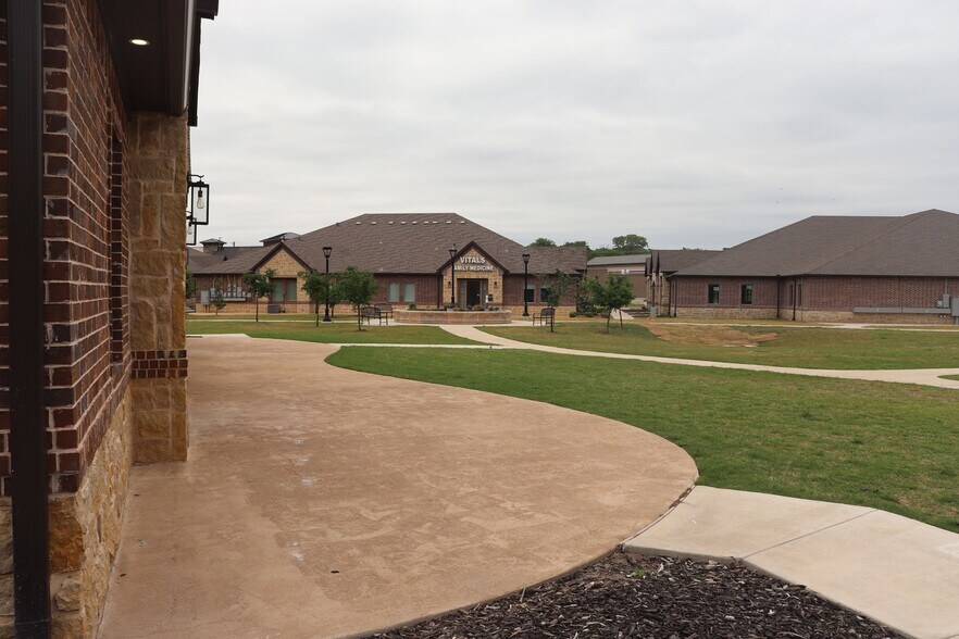 11655 Independence Pky, Frisco, TX à louer - Photo de l’immeuble – Image 3 sur 5
