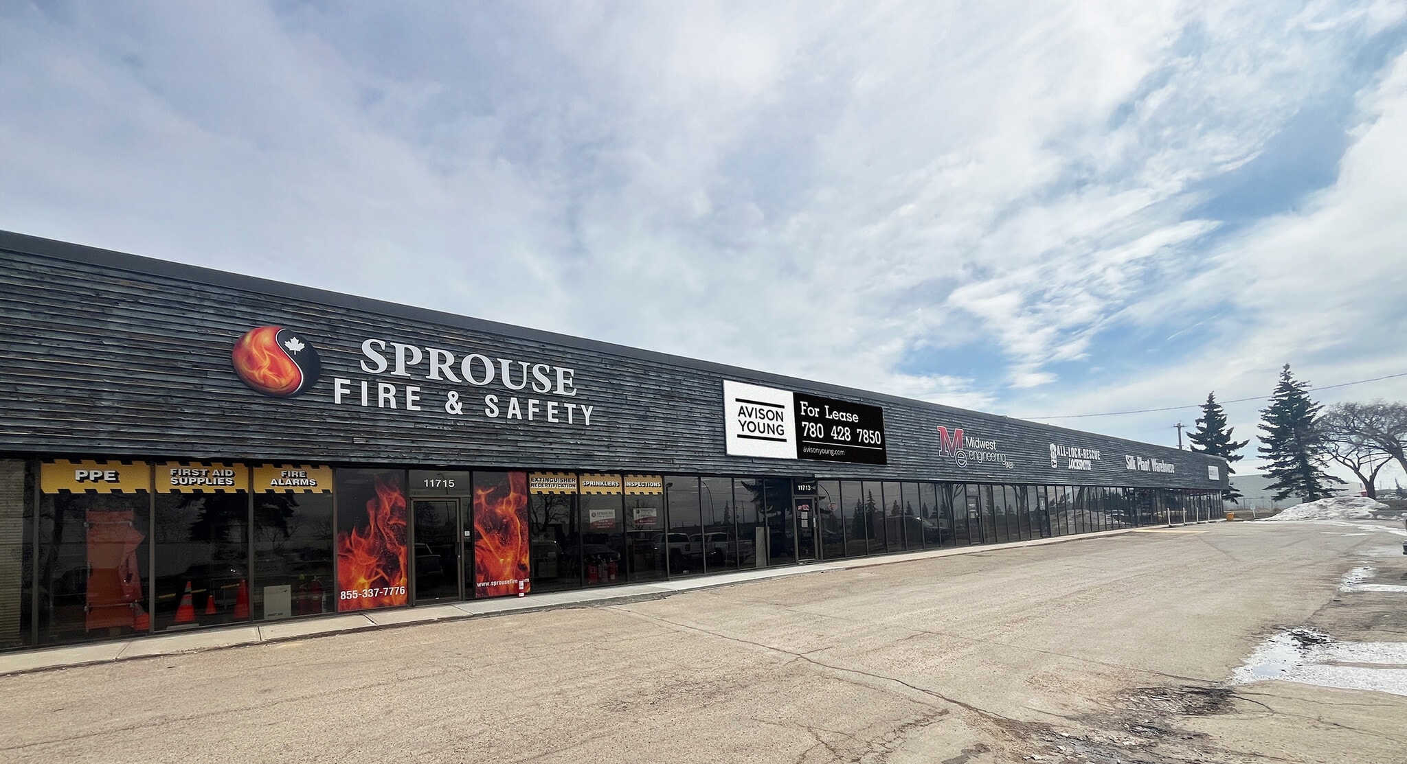 11703-11725 170 St NW, Edmonton, AB à louer Photo principale– Image 1 sur 5