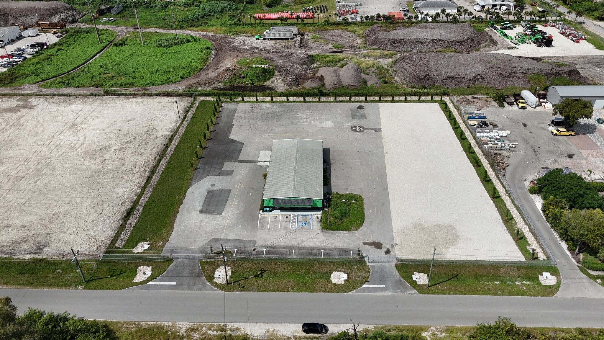 7050 Pennsylvania St, Fort Myers, FL à louer Aérien– Image 1 sur 9