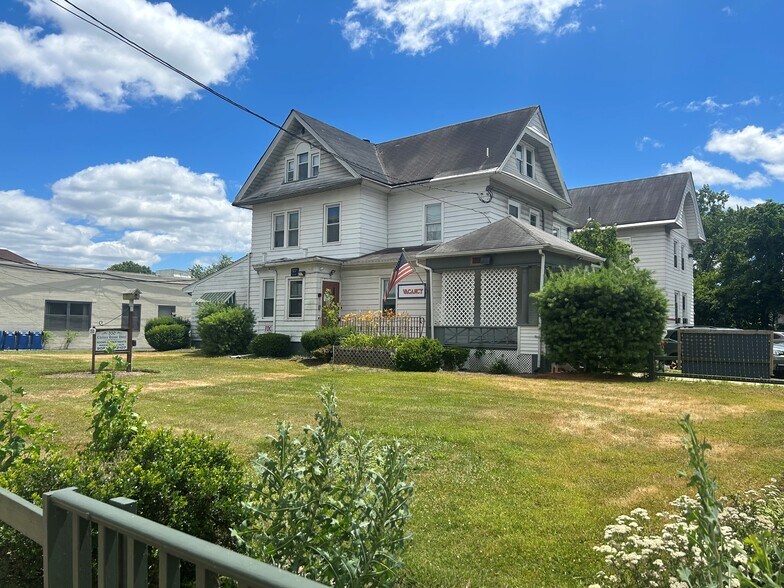 350 E Main St, Somerville, NJ à vendre - Photo de l’immeuble – Image 2 sur 9