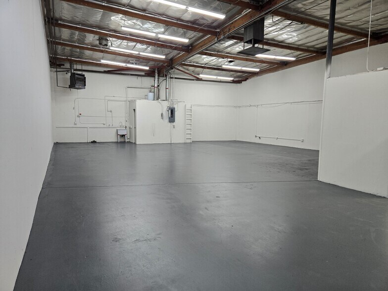 8819-8825 Shirley Ave, Northridge, CA à louer - Photo de l’immeuble – Image 2 sur 6