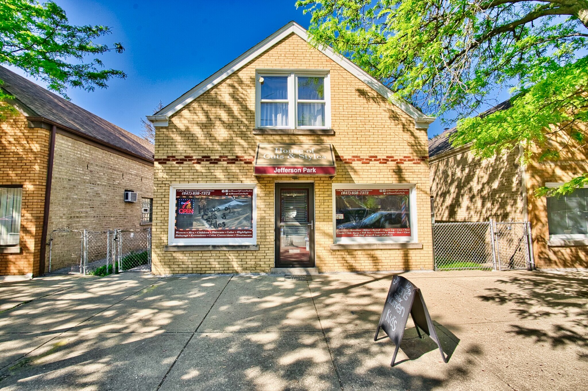 5728 W Higgins Ave, Chicago, IL à vendre Photo de l’immeuble– Image 1 sur 13