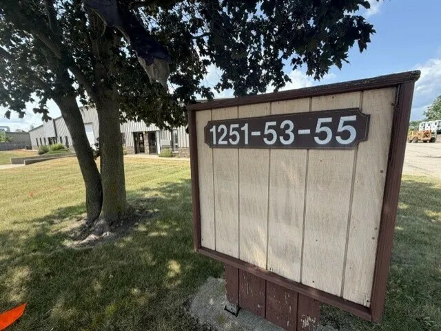 1249-1253 Cobblestone Way, Woodstock, IL à vendre - Photo de l’enseigne sur pylône – Image 3 sur 3
