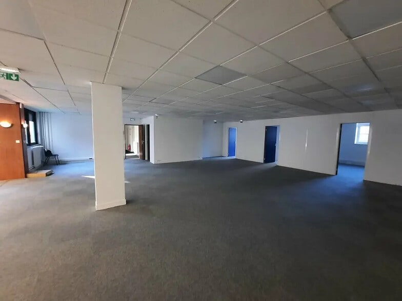 Bureau dans Rouen à louer - Photo de l’immeuble – Image 2 sur 17