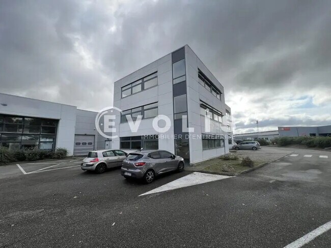 Plus de détails pour 81-83 Rue Elisée Reclus, Décines-Charpieu - Bureau, Local d'activités à louer