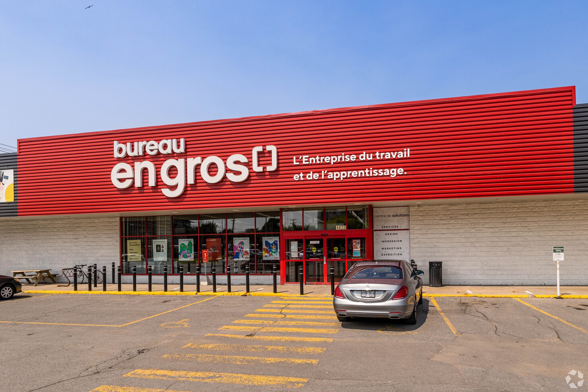 4625-4679 Rue Jean-Talon E, Saint-leonard, QC à louer Photo principale– Image 1 sur 7