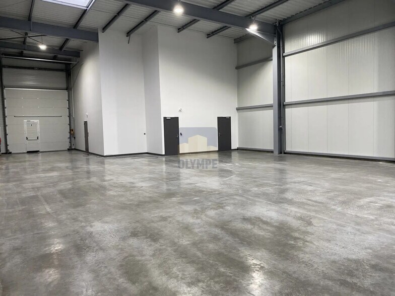 Local d’activités dans Sainte-Luce-sur-Loire à louer - Photo intérieure – Image 2 sur 3