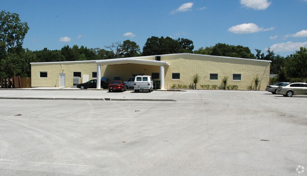 2720 W 25th St, Sanford, FL à vendre - Photo de l’immeuble – Image 2 sur 2