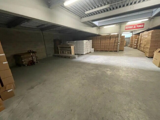 Plus de détails pour Industriel/Logistique à louer