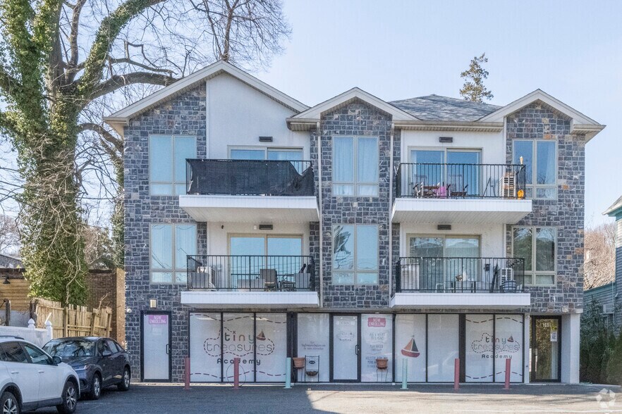 360 Van Duzer St, Staten Island, NY à vendre - Photo de l’immeuble – Image 1 sur 24
