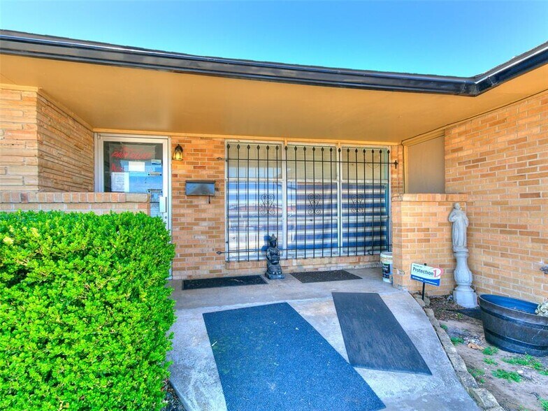 2228 SW 59th St, Oklahoma City, OK à vendre - Photo de l’immeuble – Image 1 sur 28