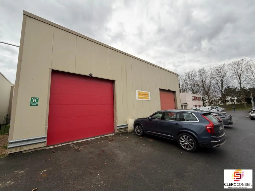 Local d’activités dans Le Grand-Quevilly à louer Photo de l’immeuble– Image 1 sur 20