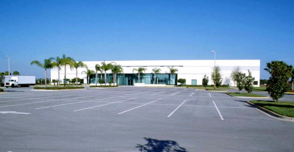 1801 Cypress Lake Dr, Orlando, FL à louer - Photo de l’immeuble – Image 2 sur 9