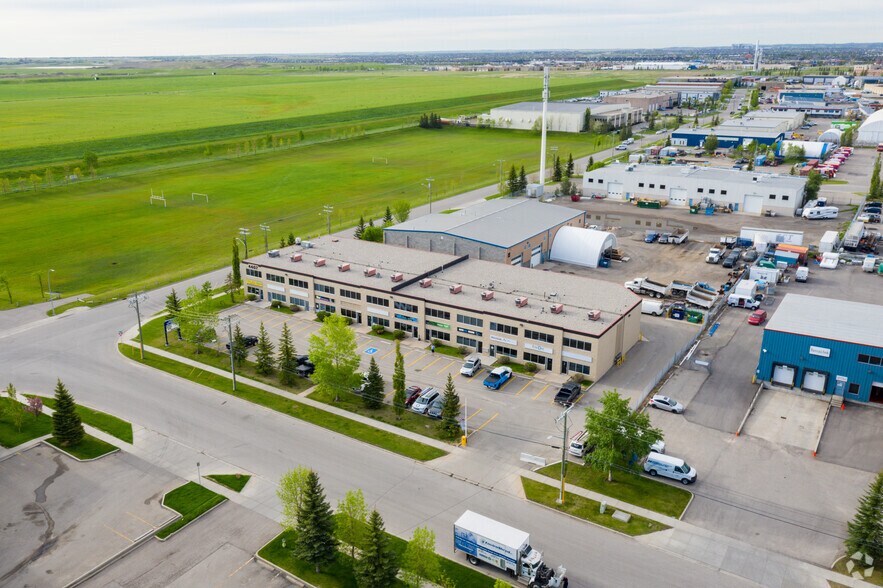 4407 116th Ave SE, Calgary, AB à louer - Aérien – Image 2 sur 2