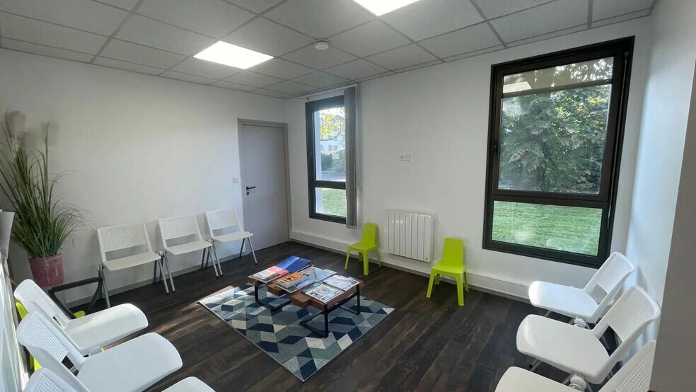 Bureau dans Viriat à louer - Photo de l’immeuble – Image 3 sur 12