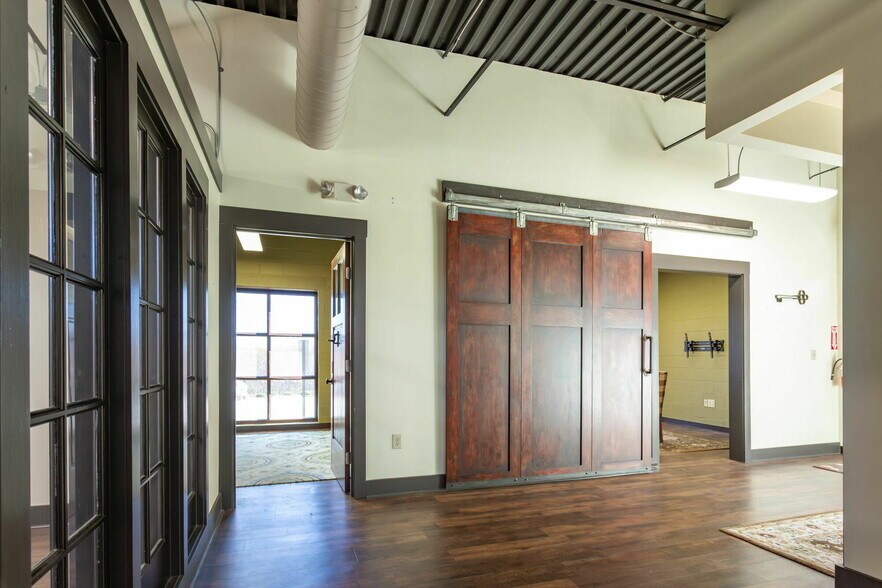 8518 Triad Dr, Colfax, NC à louer - Photo intérieure – Image 3 sur 22