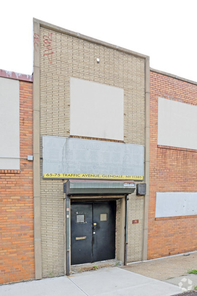 65-75 Traffic Ave, Ridgewood, NY à louer - Photo de l’immeuble – Image 2 sur 14