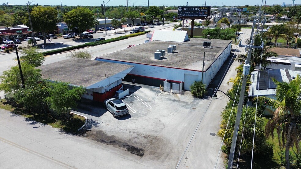 1601-1631 E. Sample Rd. portefeuille de 2 biens à vendre sur LoopNet.fr - Photo de l’immeuble – Image 2 sur 13