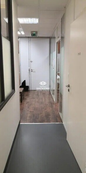 Bureau dans Saint-Cyr-sur-Loire à louer - Photo intérieure – Image 2 sur 4