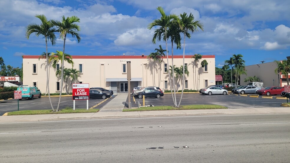 20535 NW 2nd Ave, Miami, FL à louer - Photo de l’immeuble – Image 3 sur 5