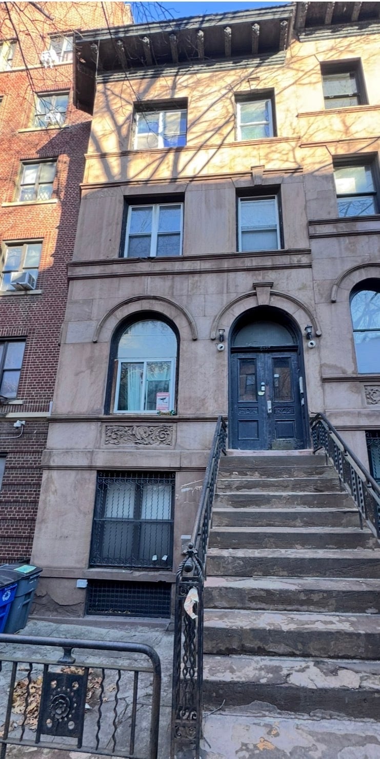 613 W 146th St, New York, NY à vendre Photo principale– Image 1 sur 6